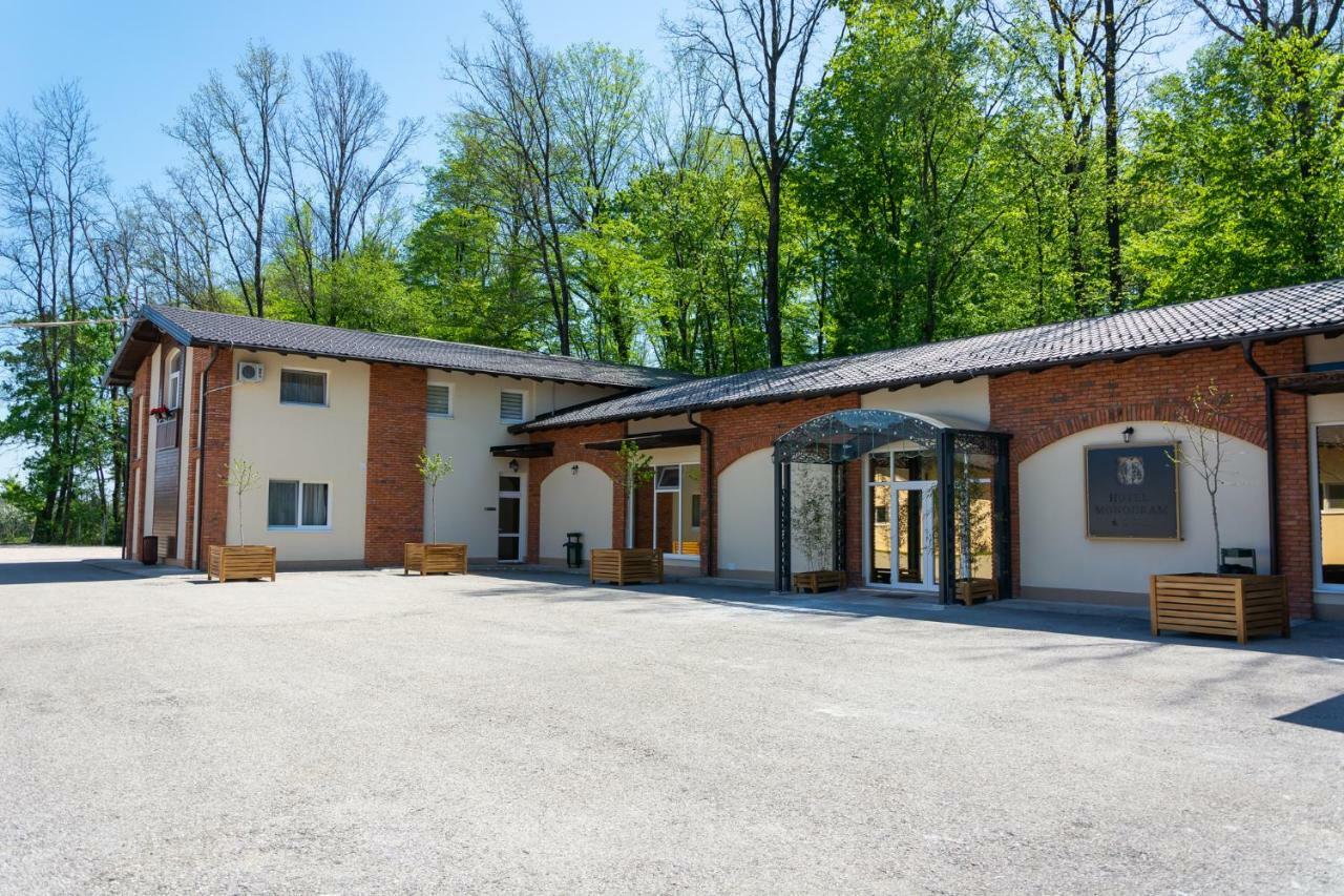 Hotel & Distillery Monogram Gradac  Exteriér fotografie